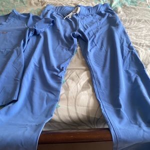 Ceil Blue Figs Scrub Set